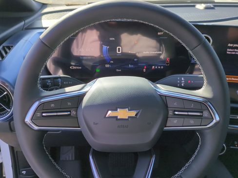 New 2026 Chevrolet Equinox EV LT image 10