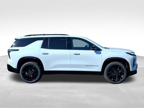 New 2026 Chevrolet Traverse RS w/ LPO, Floor Liner Package AWD/4WD image 2