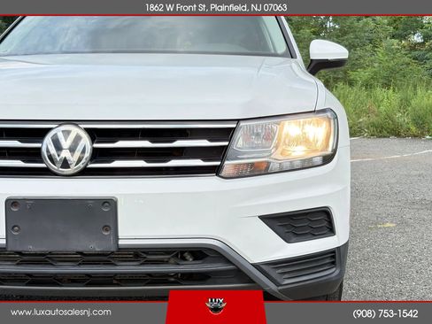 Used 2018 Volkswagen Tiguan SE w/ 3rd Row Seat Package AWD/4WD image 17