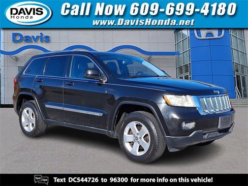 Used 2013 Jeep Grand Cherokee Laredo image 1