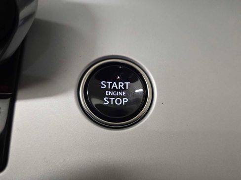 New 2026 Land Rover Range Rover SE image 32