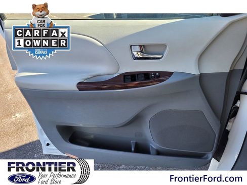 Used 2011 Toyota Sienna XLE image 13