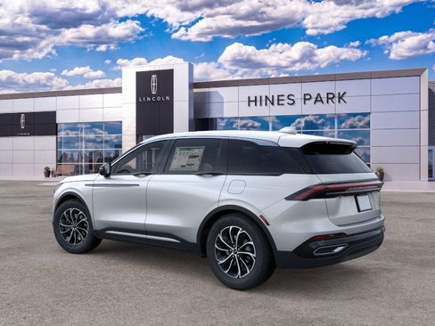 New 2026 Lincoln Nautilus Premier AWD/4WD image 4