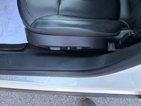 Used 2013 Buick Regal Premium FWD image 18
