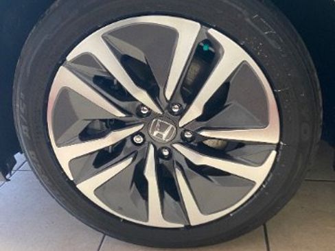 Used 2020 Honda Accord Touring image 31