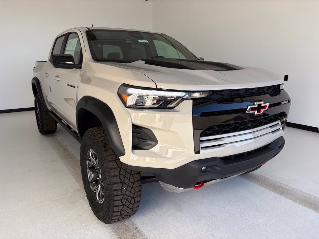 New 2026 Chevrolet Colorado ZR2 w/ Technology Package AWD/4WD image 16