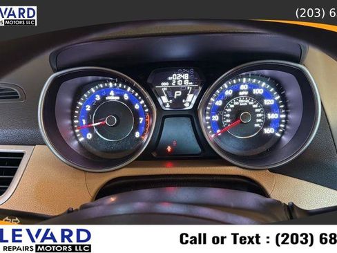 Used 2013 Hyundai Elantra GLS w/ Preferred Pkg FWD image 17