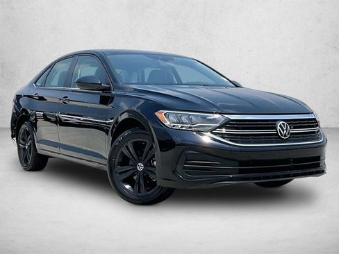 Used 2023 Volkswagen Jetta SE w/ Panoramic Sunroof Package FWD image 12