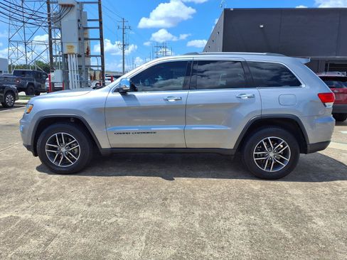 Used 2018 Jeep Grand Cherokee Limited w/ Trailer Tow Group IV RWD image 24