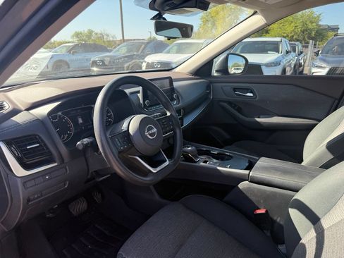 Used 2022 Nissan Rogue SV FWD image 14
