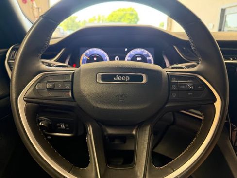 Used 2024 Jeep Grand Cherokee Altitude AWD/4WD image 20