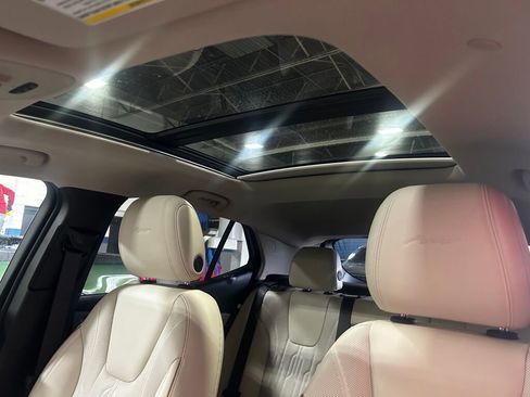 Used 2025 Buick Encore GX Avenir w/ Avenir Convenience Package image 13