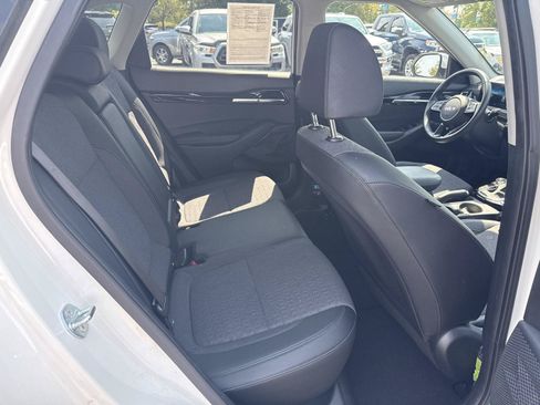 Used 2024 Kia Seltos S AWD/4WD image 17
