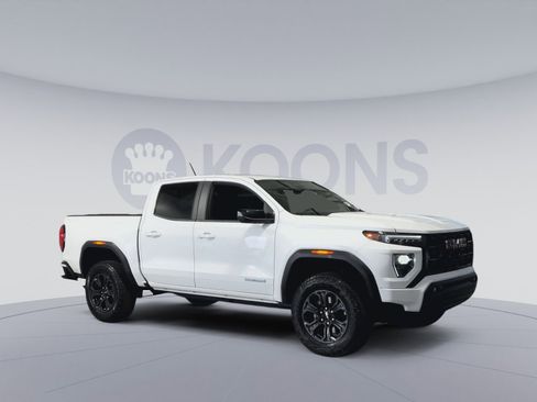 Used 2024 GMC Canyon Elevation w/ Convenience Package RWD image 2