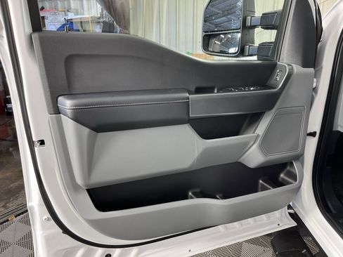 Used 2024 Ford F350 XLT image 16