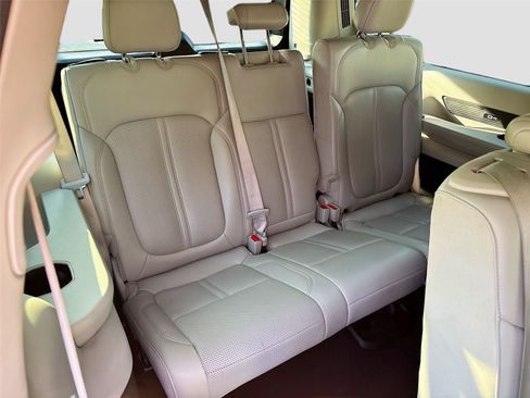 Used 2024 Jeep Wagoneer L Series II RWD image 28
