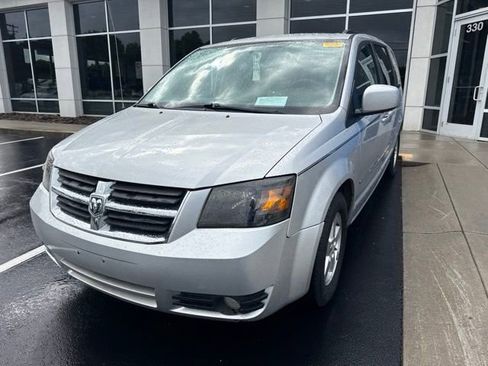 Used 2010 Dodge Grand Caravan SXT FWD image 11