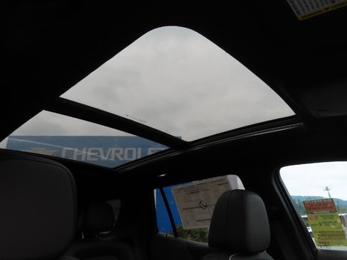 New 2025 Chevrolet Equinox LT w/ Convenience Package II image 40