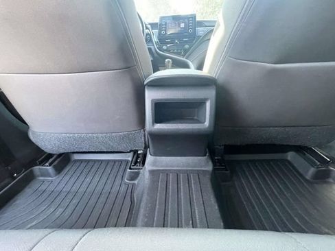 Used 2021 Toyota Camry SE FWD image 16