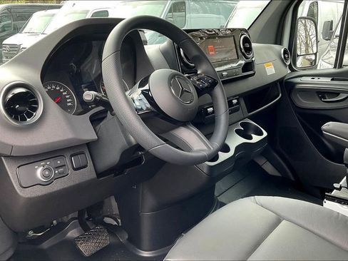 New 2026 Mercedes-Benz Sprinter 2500 image 5