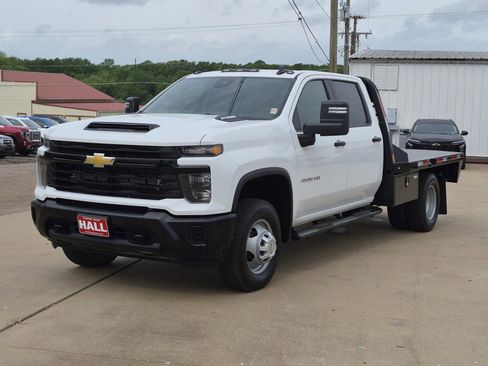 Certified 2025 Chevrolet Silverado 3500 W/T w/ WT Convenience Package image 3
