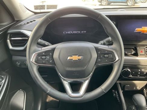 Certified 2024 Chevrolet TrailBlazer LT w/ LT Cold Weather Package AWD/4WD image 3