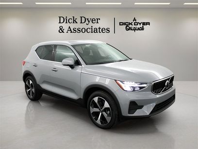 New 2025 Volvo XC40 B5 Core w/ Protection Package Premier