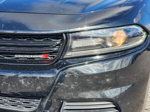 Used 2018 Dodge Charger SXT RWD image 8