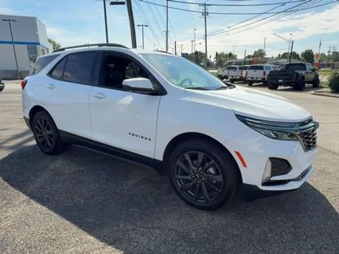 Used 2023 Chevrolet Equinox RS FWD image 2