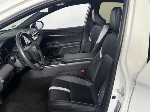 Used 2025 Toyota Camry SE FWD image 20