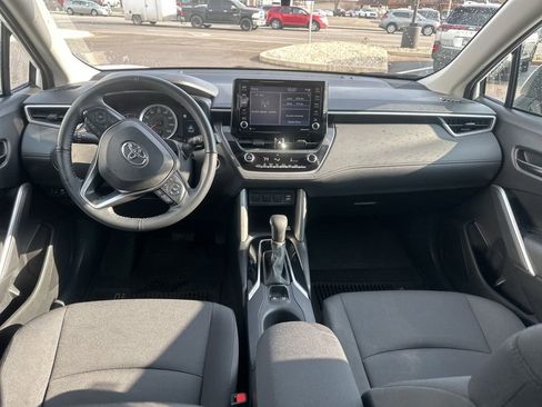 Used 2022 Toyota Corolla Cross LE image 23