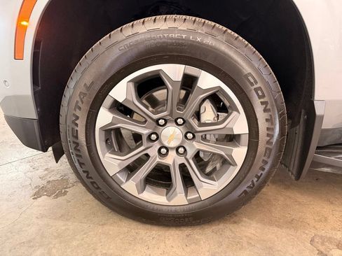 Used 2026 Chevrolet Tahoe LT w/ Comfort Package AWD/4WD image 16