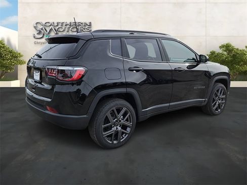 New 2026 Jeep Compass Latitude AWD/4WD image 5