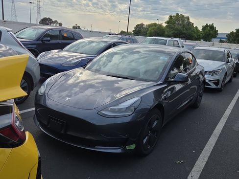Used 2022 Tesla Model 3 Long Range AWD/4WD image 1