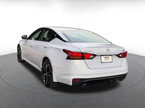 Used 2025 Nissan Altima 2.5 SR FWD image 11
