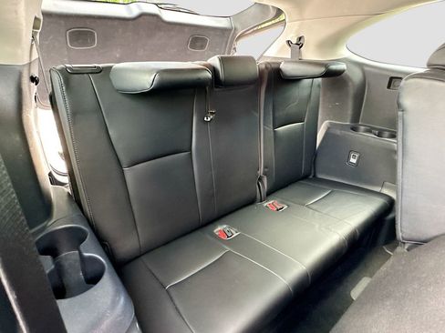 Used 2021 Toyota Highlander Limited FWD image 29