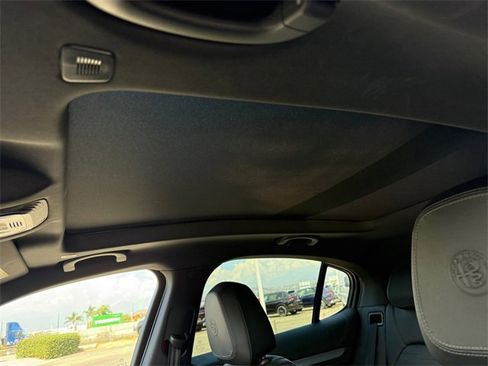 Used 2022 Alfa Romeo Stelvio Veloce image 15