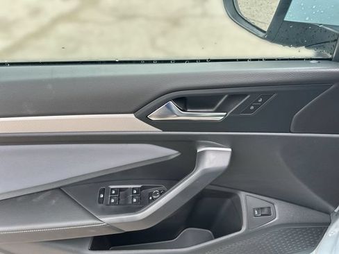 New 2026 Volkswagen Jetta SE FWD image 14