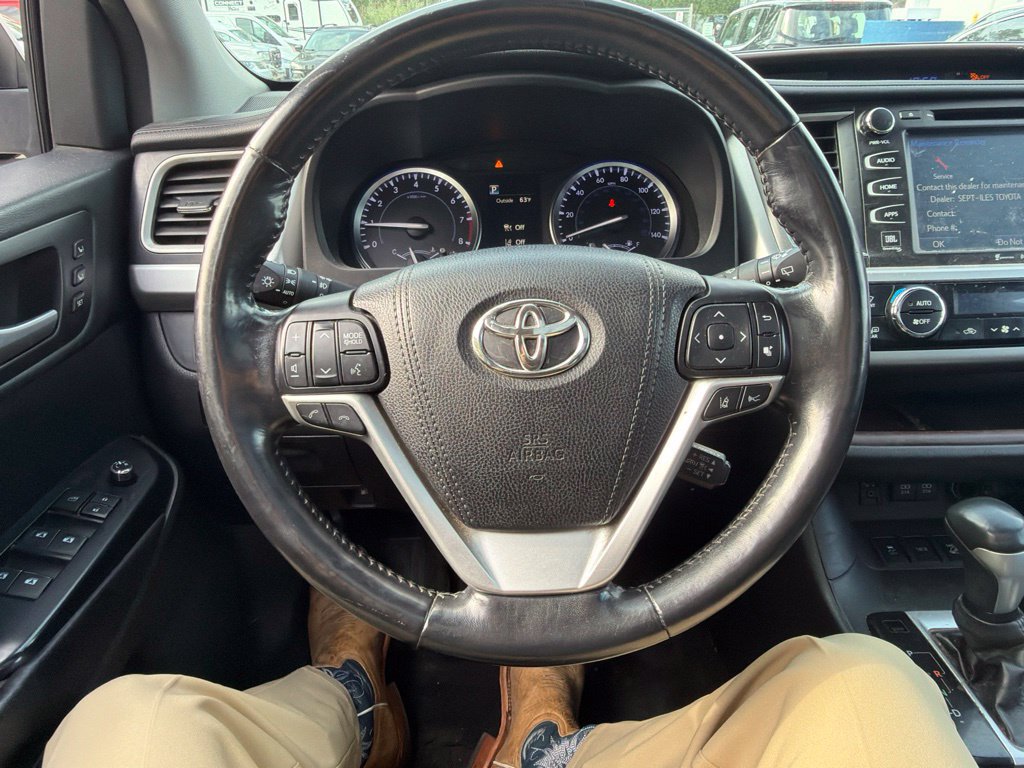 Used 2017 Toyota Highlander Limited AWD/4WD image 17