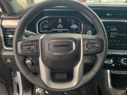 Used 2024 GMC Sierra 1500 Denali w/ Denali Reserve Package AWD/4WD image 9