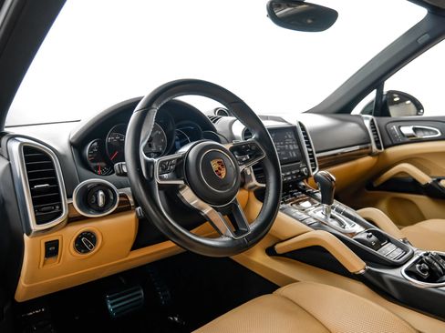 Used 2017 Porsche Cayenne S AWD/4WD image 12