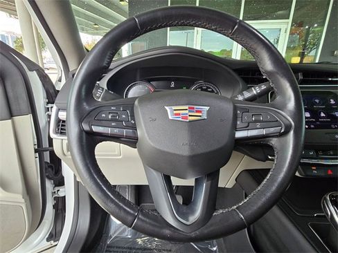 Used 2021 Cadillac XT4 Luxury image 11