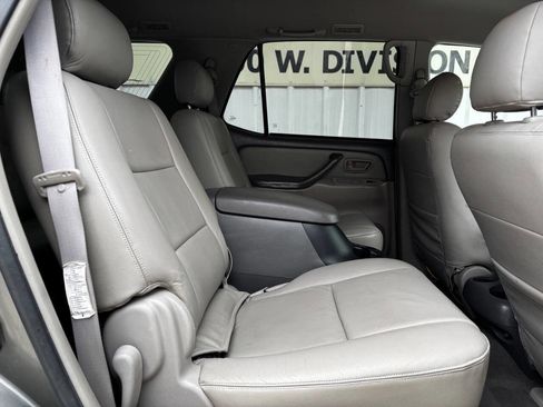 Used 2006 Toyota Sequoia SR5 image 11