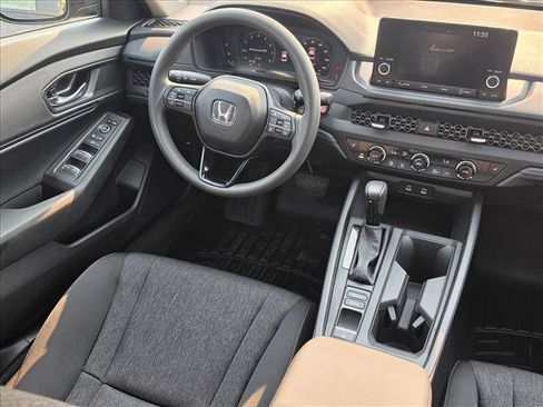 Used 2025 Honda Accord SE image 19