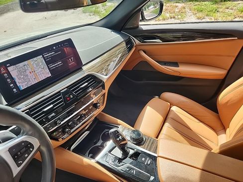Used 2021 BMW 540i w/ Executive Package RWD image 6