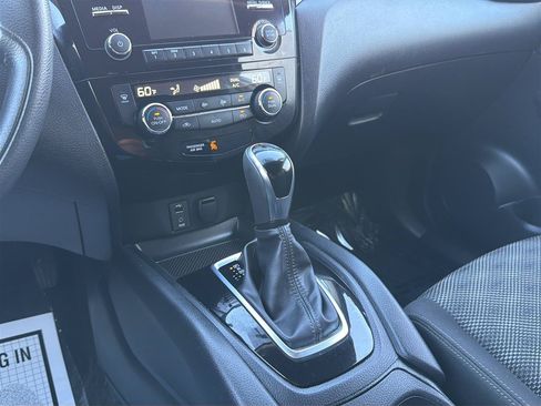 Used 2017 Nissan Rogue Sport SV AWD/4WD image 19