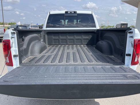 New 2026 RAM 2500 Laramie AWD/4WD image 23