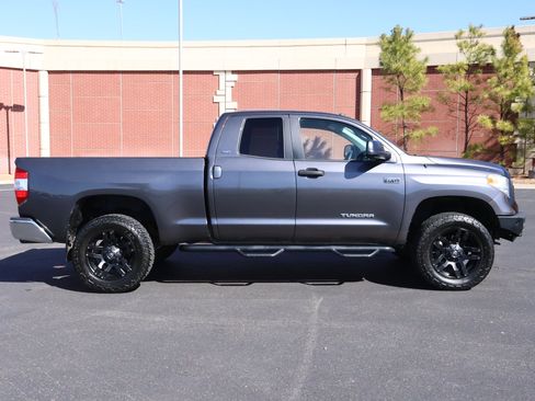 Used 2016 Toyota Tundra SR5 w/ SR5 Upgrade Package image 34