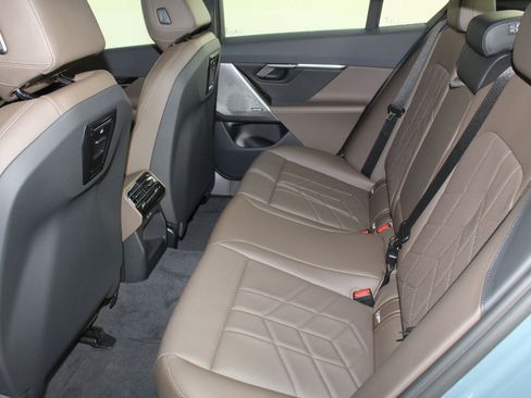 Used 2026 BMW i5 eDrive40 image 12