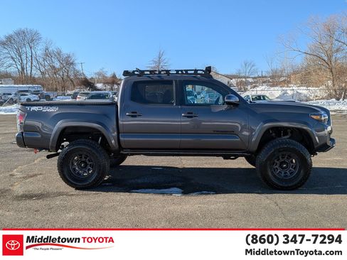 Used 2023 Toyota Tacoma TRD Sport image 2